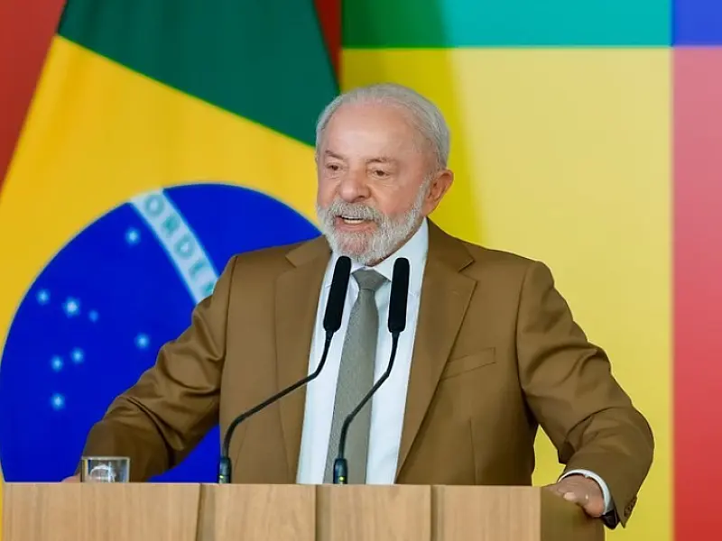 "Evitar que os efeitos das guerras cheguem ao povo brasileiro", diz Lula ao assinar medidas