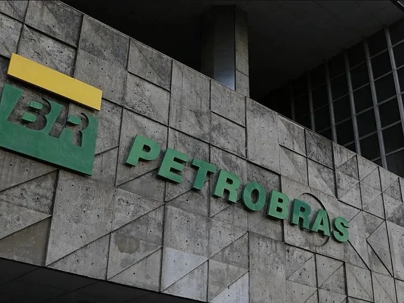 Petrobras anunciou hoje corte de 4,5% no preço do diesel nas refinarias
