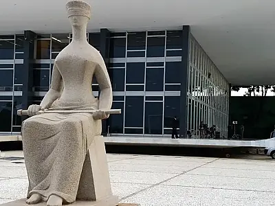 Busca por maconha no Google atinge pico após descriminalização
