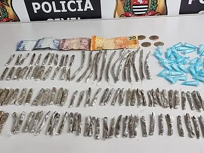 Ação da polícia resulta na prisão de dois homens que traficavam drogas em Peruíbe