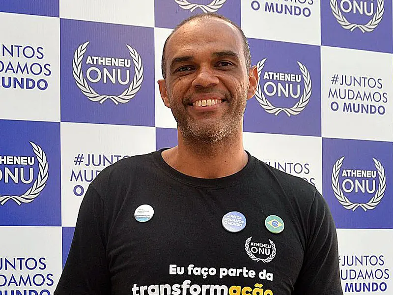Escola em tempo integral é grande salto para o país, diz educador