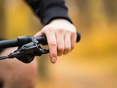 Nas férias, compartilhar o trânsito com segurança exige atenção redobrada de ciclistas e motoristas