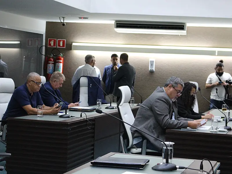 17ª sessão ordinária: segurança nos playgrounds e investimento em educação