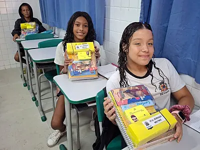 Prefeitura de São Vicente entrega kits de material escolar para mais de 38 mil alunos