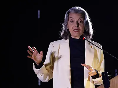Carmén Lúcia: "ditadura é como erva daninha que precisa ser cortada"