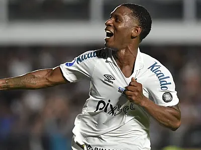Reforços decidem, Santos vira e vence equatorianos na Vila Belmiro