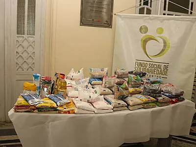 Fundo Social de Santos recebe mais de duas toneladas de alimentos arrecadadas em show