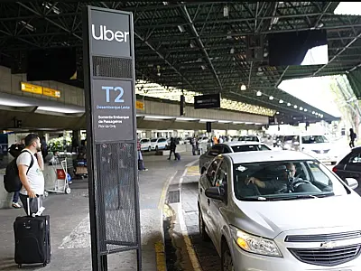Uber lança novas funcionalidades em aeroportos brasileiros; como ir a pé e tempo até o embarque