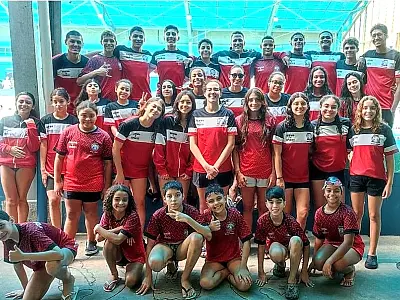 Show na piscina! Time PG de natação conquista 78 medalhas no Torneio Regional