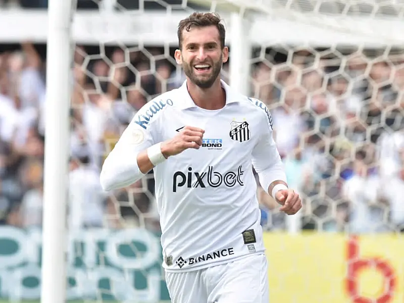 Santos faz o dever de casa, bate o Coritiba e sobe na tabela do Campeonato Brasileiro