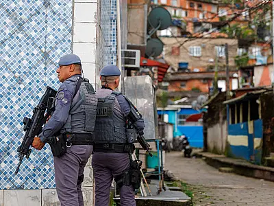 Comitiva ouve testemunhas de violência policial na Baixada Santista