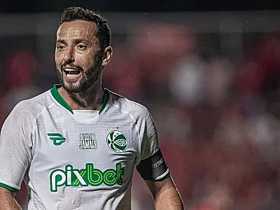 Nenê planeja jogar até os 43 anos no Juventude e adia volta ao Vasco