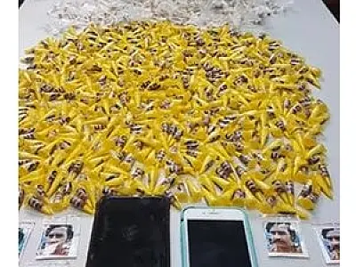Dois homens são presos com mais de mil frações de drogas