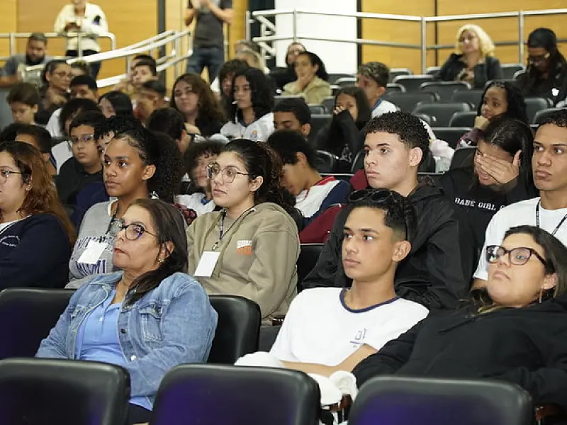 Conselho da Juventude estabelece parceria para oferecer 80 bolsas em cursos profissionalizantes