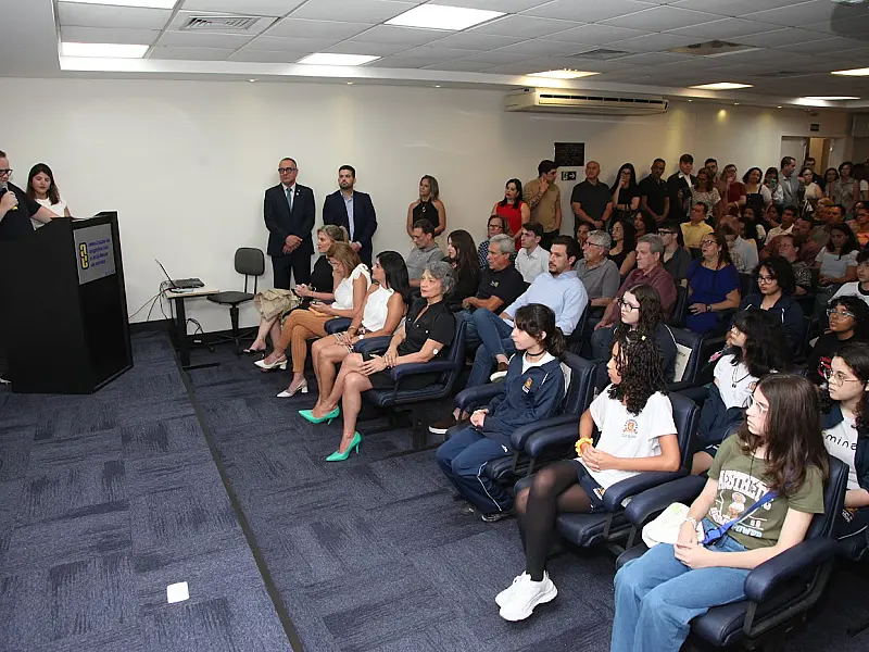 Projeto reconhece melhores desenhos e textos de alunos da rede municipal de Santos