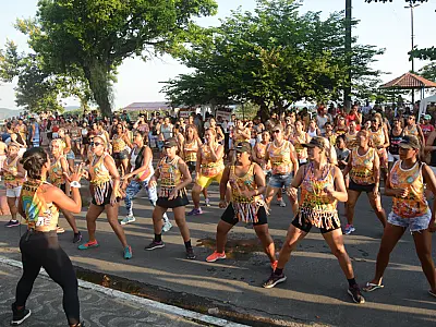 Carnaval de rua em Cubatão retorna após 2 anos de pandemia