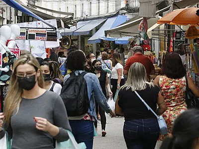 Brasil registra mais de 26,53 milhões de casos confirmados