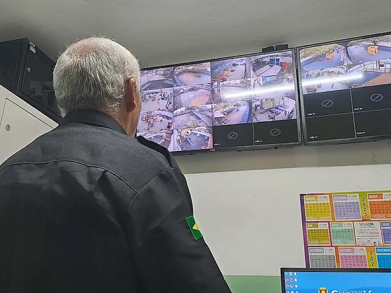 Guarujá ultrapassa marca de 2 mil câmeras de monitoramento em unidades escolares