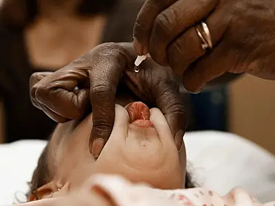 Brasil deve acabar com vacina contra pólio em gotinha para usar versão injetável