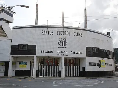 Linha extra de ônibus atenderá torcedores do Santos nesta quinta