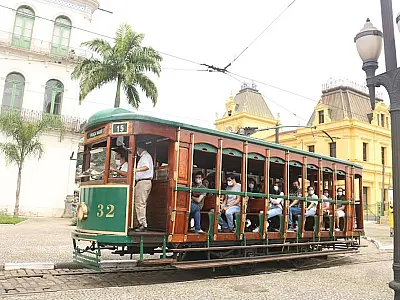Linha Turística do Bonde volta a circular no Centro Histórico de Santos