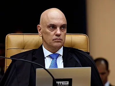 PF indicia três por calúnia contra ministro Alexandre de Moraes