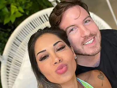 Maíra Cardi posta filha no hospital com namorado; Arthur Aguiar diz não saber de internação