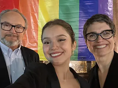Filha de Ernesto Paglia e Sandra Annenberg fala sobre apoio dos pais ao se assumir.