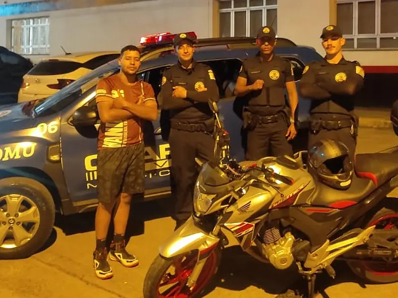 Guardas municipais recuperam moto furtada