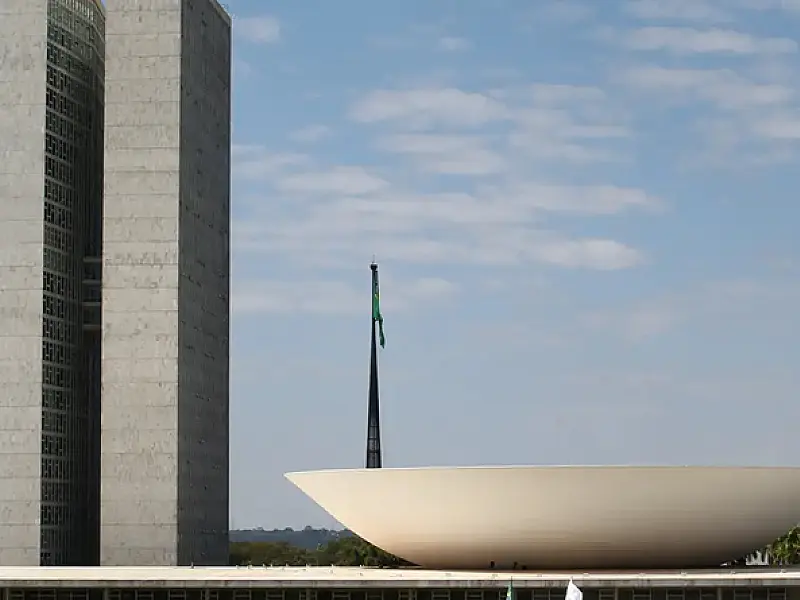 Projeto que equipara aborto a homicídio tem urgência aprovada