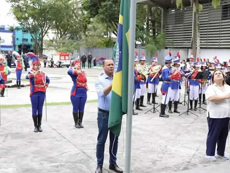 Hasteamento da Bandeira dá início à Semana da Pátria em Cubatão