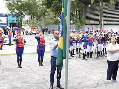 Hasteamento da Bandeira dá início à Semana da Pátria em Cubatão