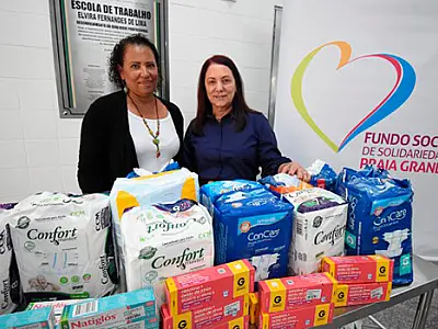 Moradora de PG faz "aniversário solidário" e arrecada fraldas e  produtos para idosos carentes