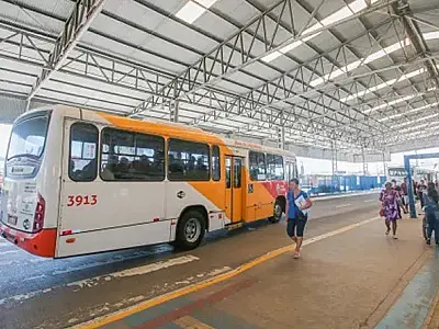 Ônibus municipais conta com esquema especial de funcionamento nos dias da Vila Junina