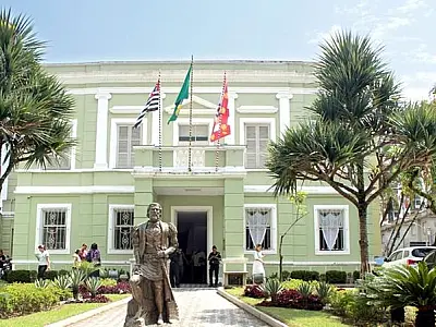 Paço Municipal aceita troca de alimentos para retirada de ingressos para Encenação