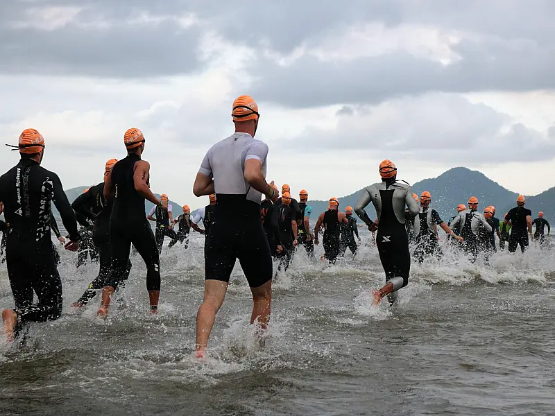 Atletas de todo o Brasil e seis países dão show no Triathlon Internacional de Santos