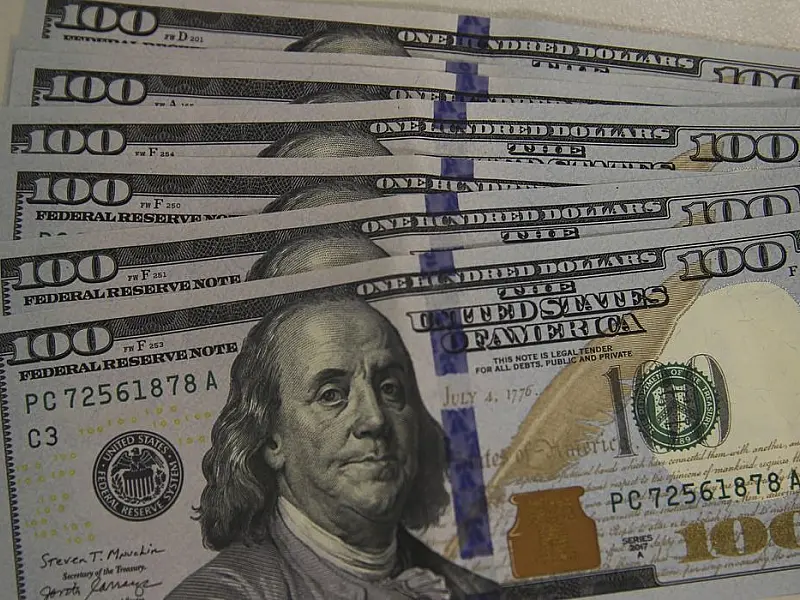 Dólar cai para R$ 5,36 após declarações de Lula e de ministros