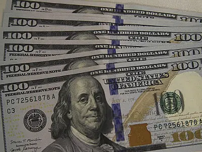 Dólar cai para R$ 5,36 após declarações de Lula e de ministros