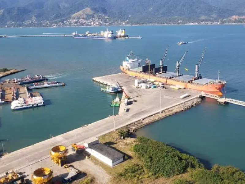 Porto de São Sebastião projeta novo recorde em movimentação de cargas em 2026