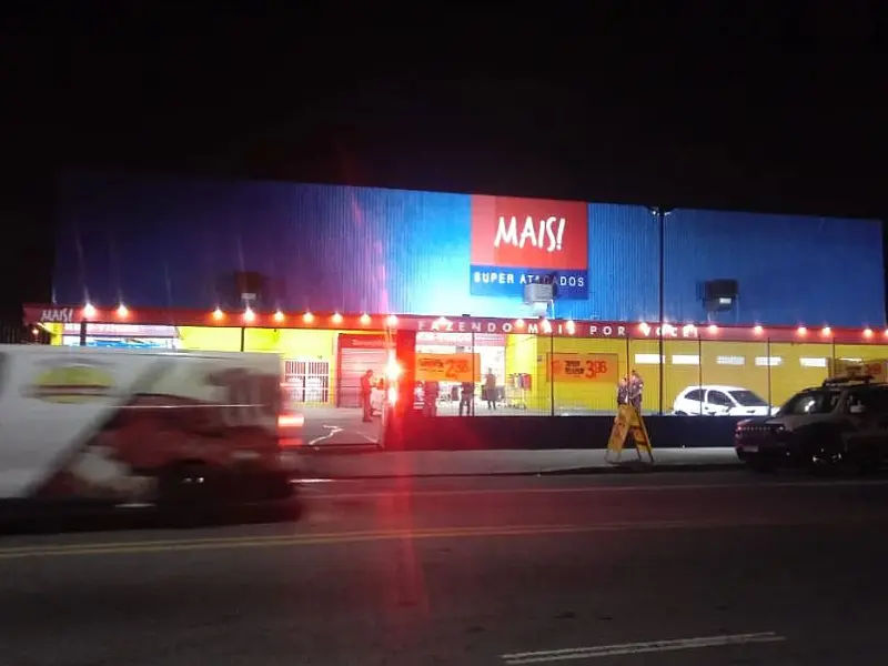 Tentativa de assalto a mercado em Praia Grande termina com ex-PM baleado na cabeça