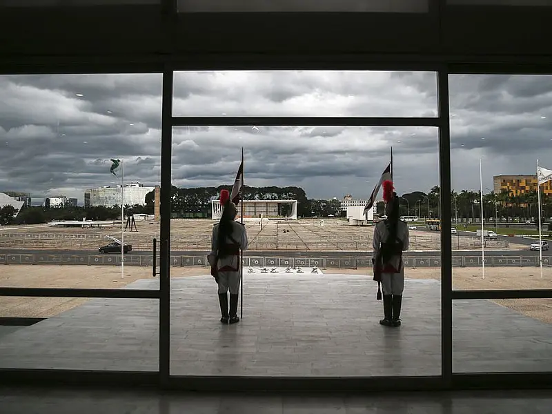 Equipe de segurança de Lula faz varredura no Palácio do Planalto