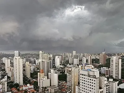 São Paulo ainda tem mais de 45 mil imóveis sem luz devido às chuvas