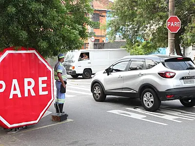 Santos inicia campanha para evitar acidentes em cruzamentos sem semáforos