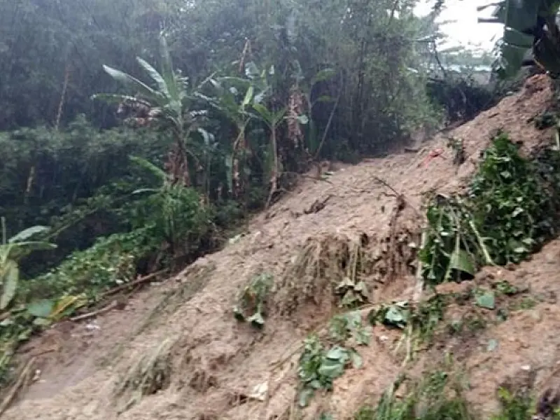 Temporal causa risco de deslizamento e Defesa Civil emite alerta