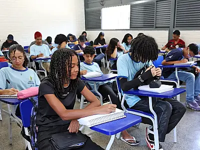 Estudantes nascidos em maio e junhorecebem 1ª parcela do Pé-de-Meia
