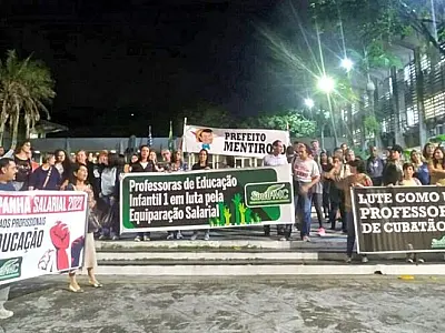 Professores de Cubatão, estão em greve de 24 horas nesta terça-feira