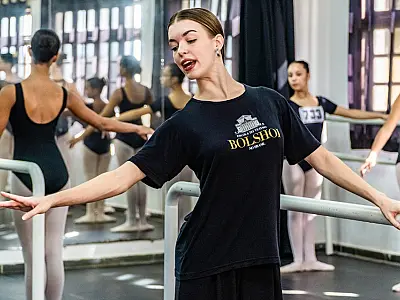 Mais de 90 bailarinos participam da pré-seletiva para bolsas na Escola Teatro Bolshoi Brasil