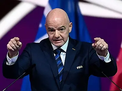 Presidente da Fifa diz que Copa a cada 2 anos é 'viável' e ouvirá até times