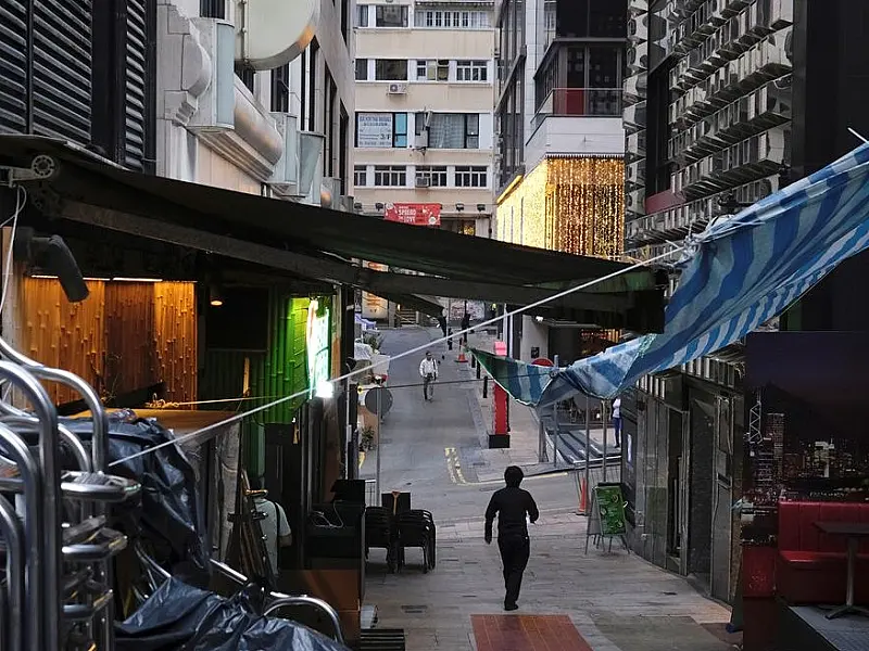 Hong Kong proíbe trânsito aéreo para 153 países