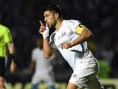 Suárez ganha bônus de R$ 520 mil e gremistas sonham em reverter saída